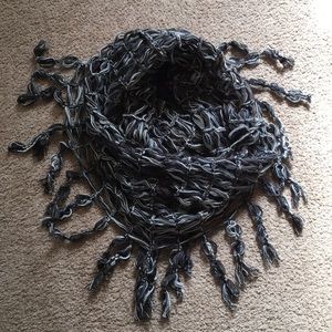 Steve Madden chunky knit net scarf Grays! Warm!